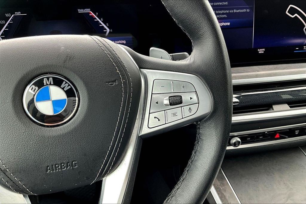 Used 2023 Black BMW xDrive40i image 11