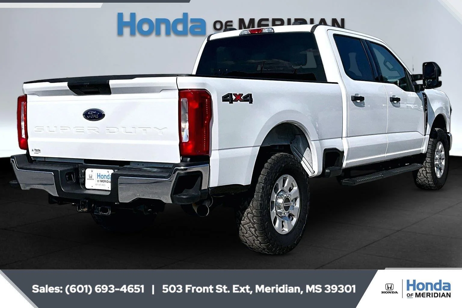 Used 2023 Oxford White Ford XLT image 11