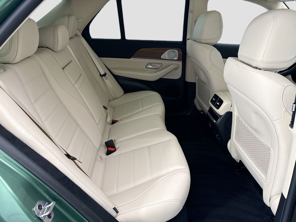 New 2026 MANUFAKTUR Ireland Mid Green Metallic Mercedes-Benz GLE 580 image 21
