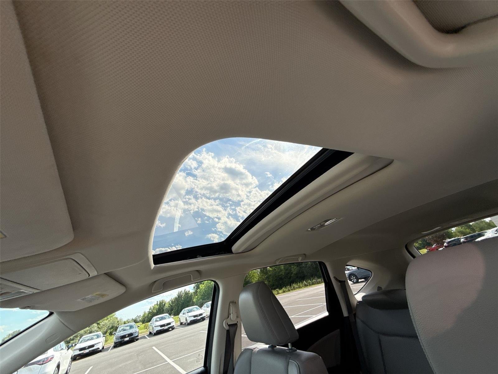 Used 2015 Alabaster Silver Metallic Honda EX-L image 18