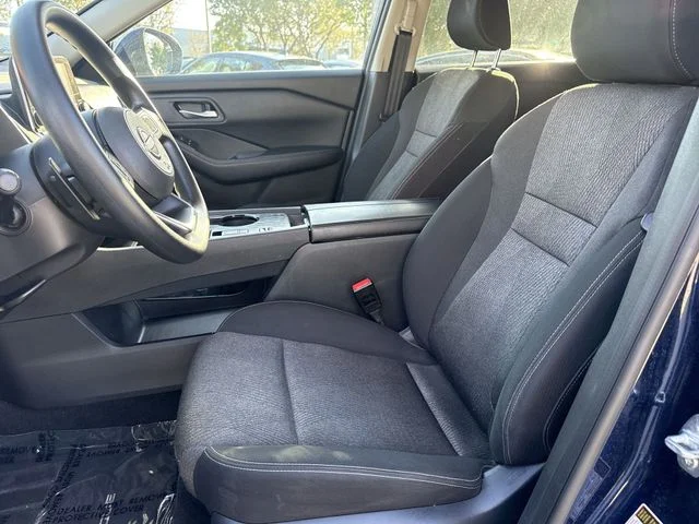 2024 Nissan Rogue SV - Photo 11