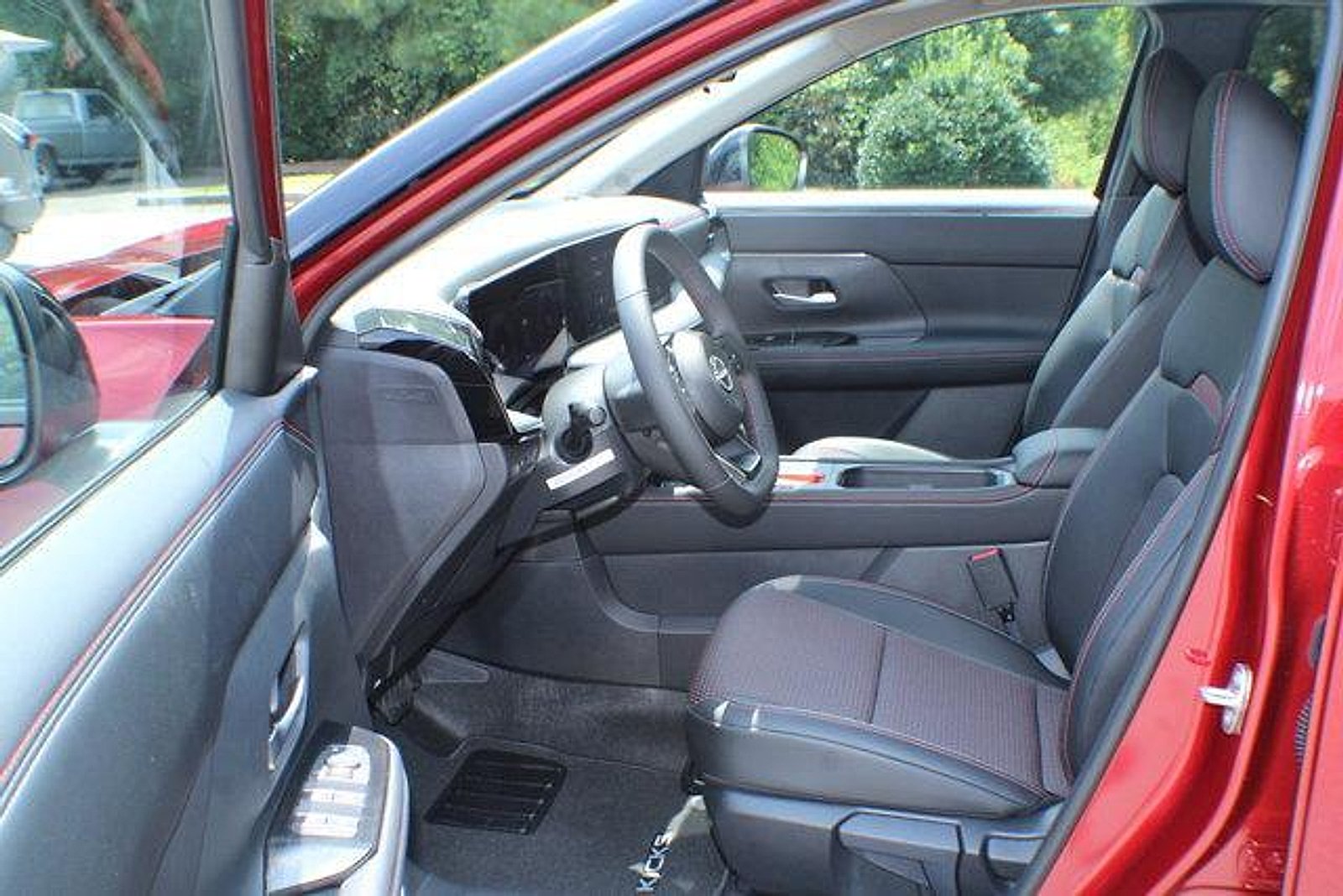 2025 Nissan Kicks SR - Photo 10