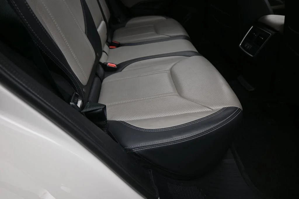 Used 2022 Crystal White Pearl Subaru Limited image 40