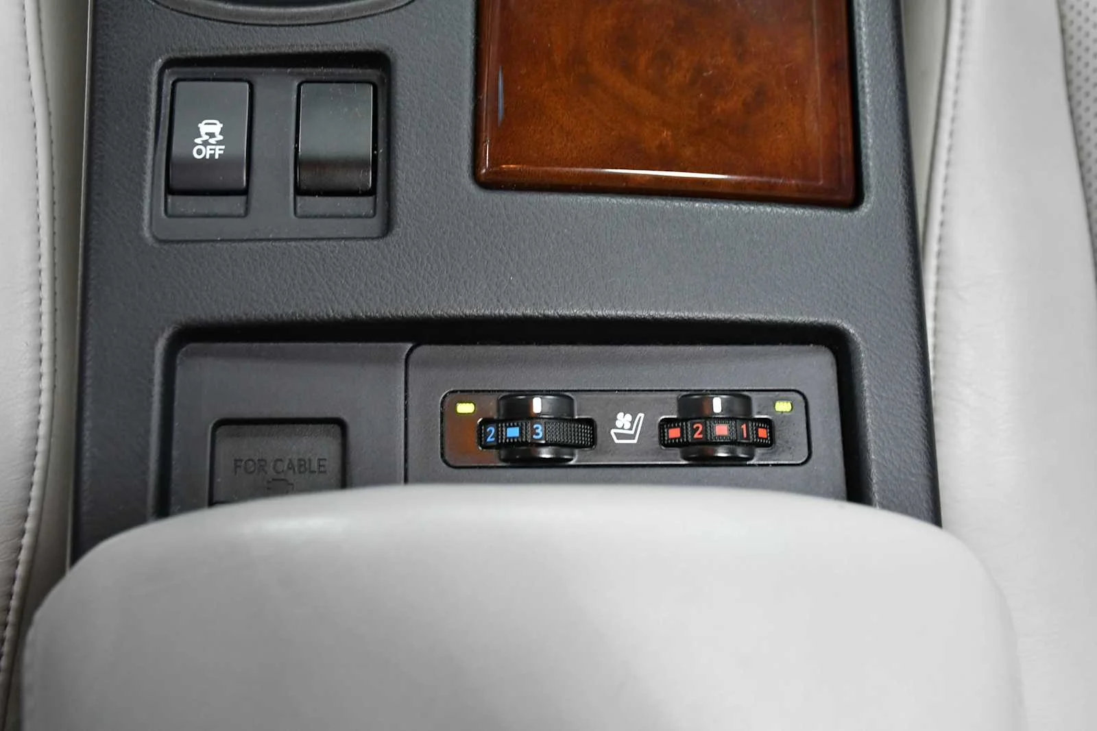 Used 2010 Tungsten Pearl Lexus  image 22