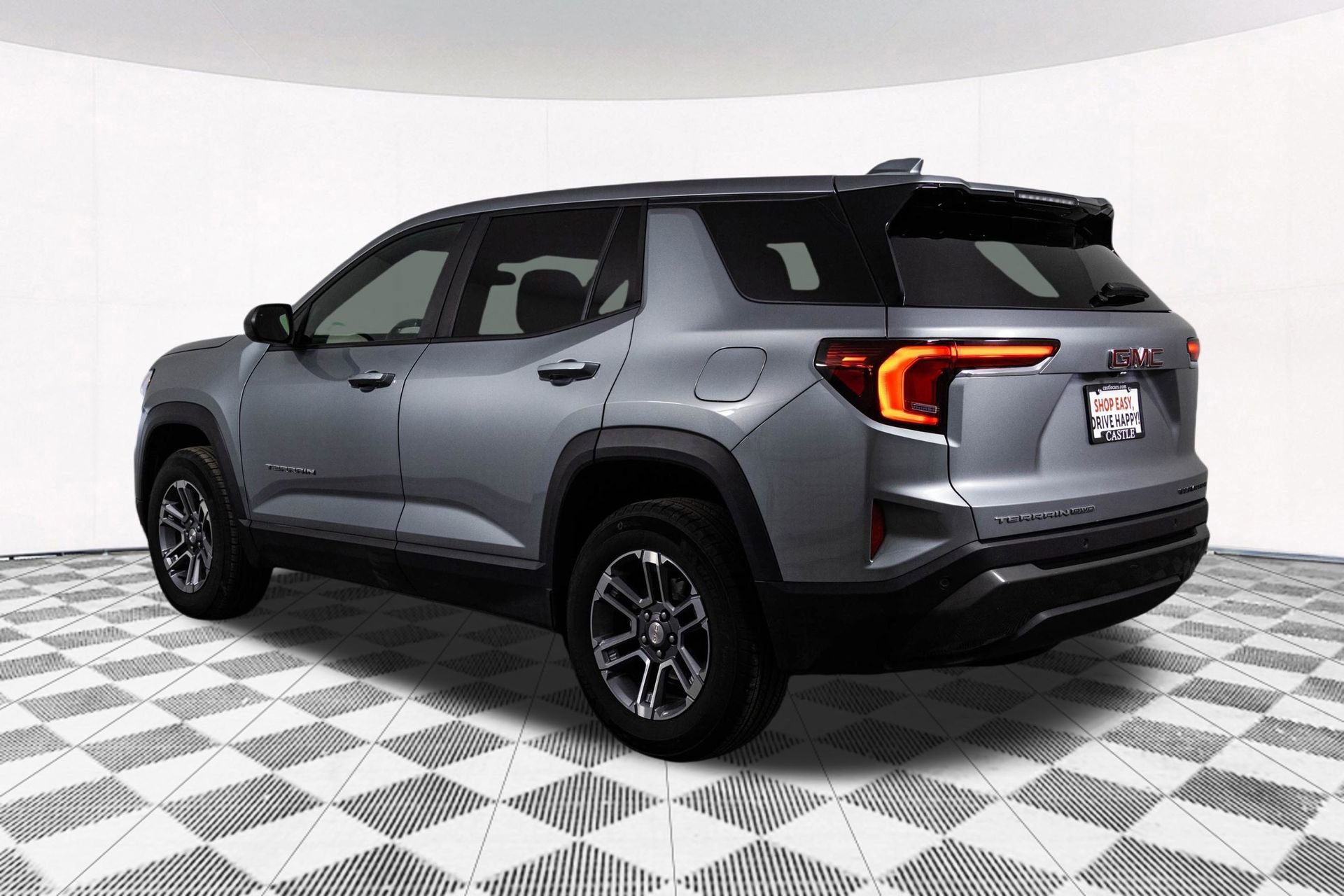 2025 GMC TERRAIN - Image 12