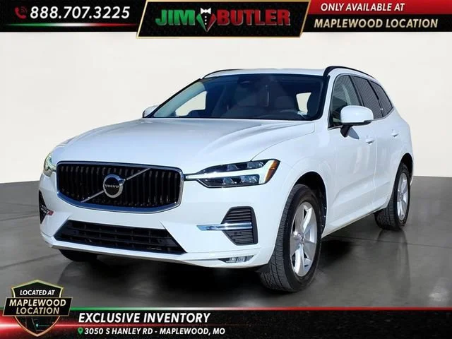 Used 2022  Volvo Momentum image 1