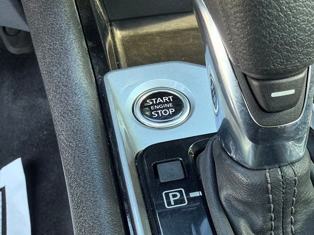 Used 2024 Silver Nissan 2.5 SV image 25