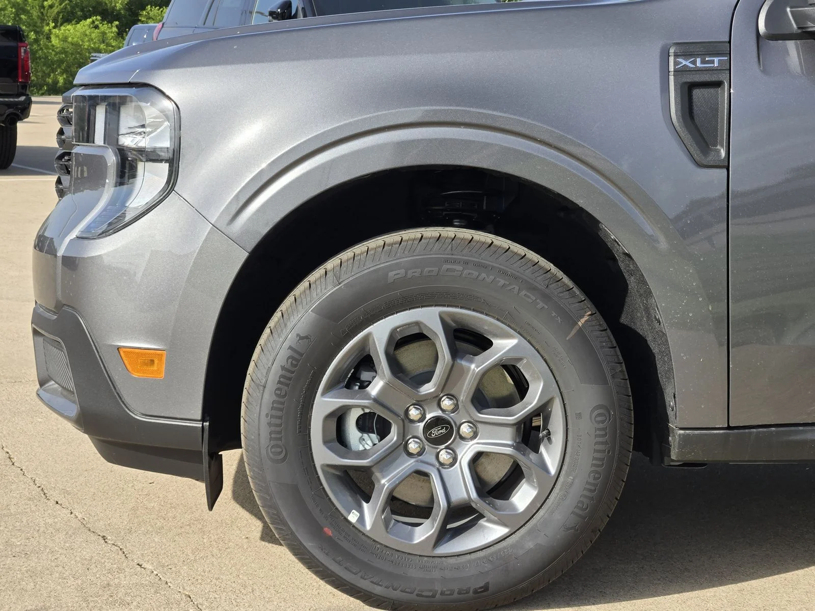 New 2026 Carbonized Gray Metallic Ford XLT image 6