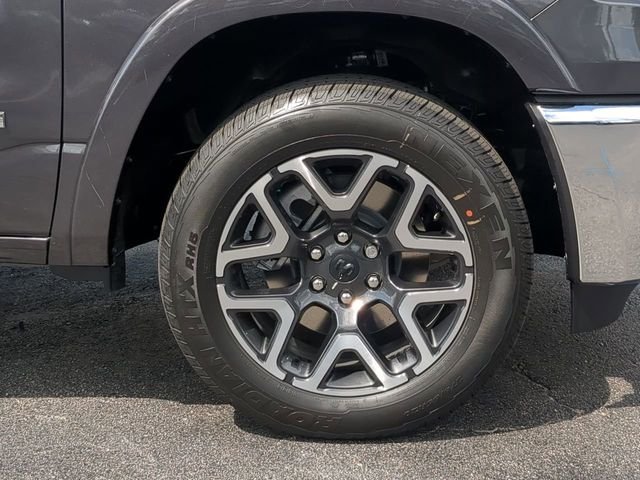 New 2026 Granite Crystal Metallic Clear-Coat Exterior Paint RAM Laramie image 11