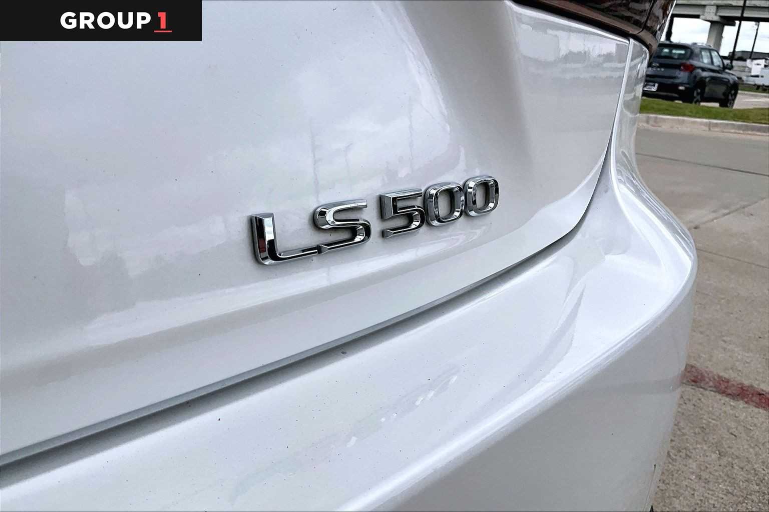 Used 2023 Eminent White Pearl Lexus  image 28