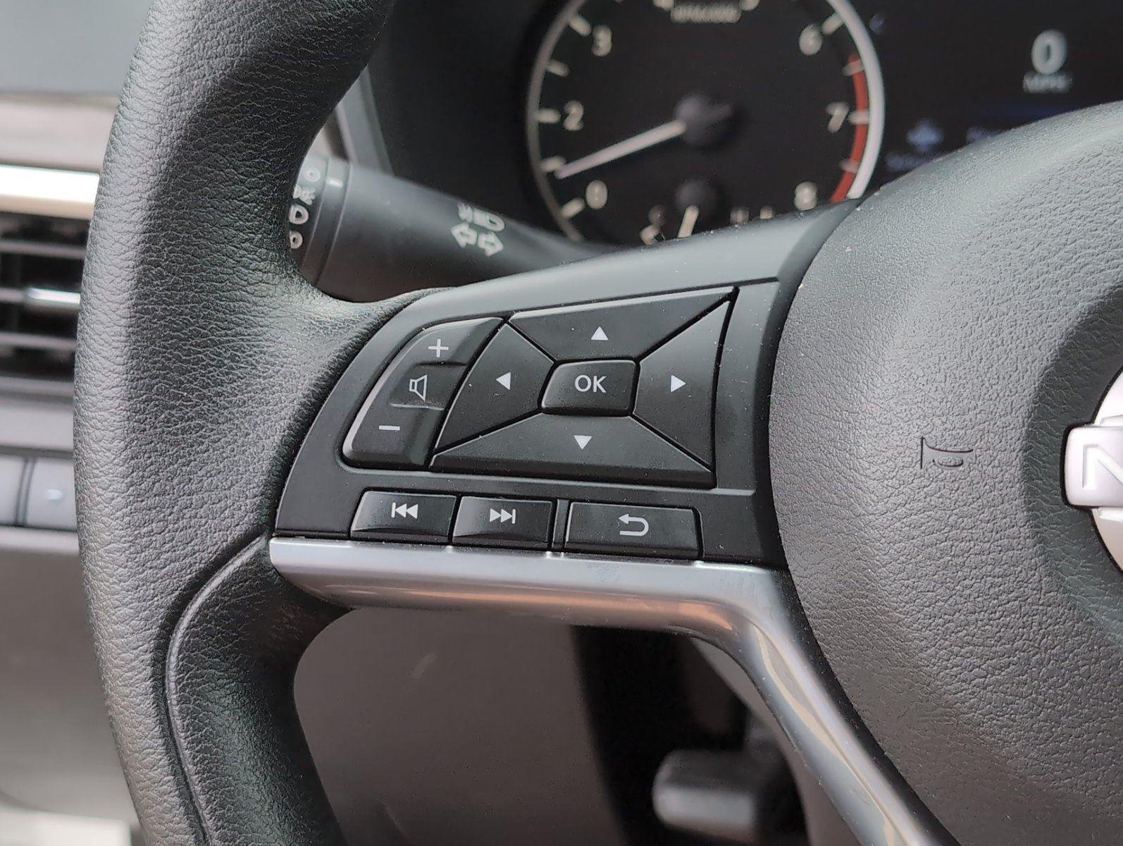 2025 Nissan Altima SV - Photo 30