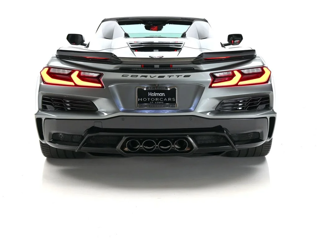Used 2024 Gray Metallic Chevrolet Z06 image 8