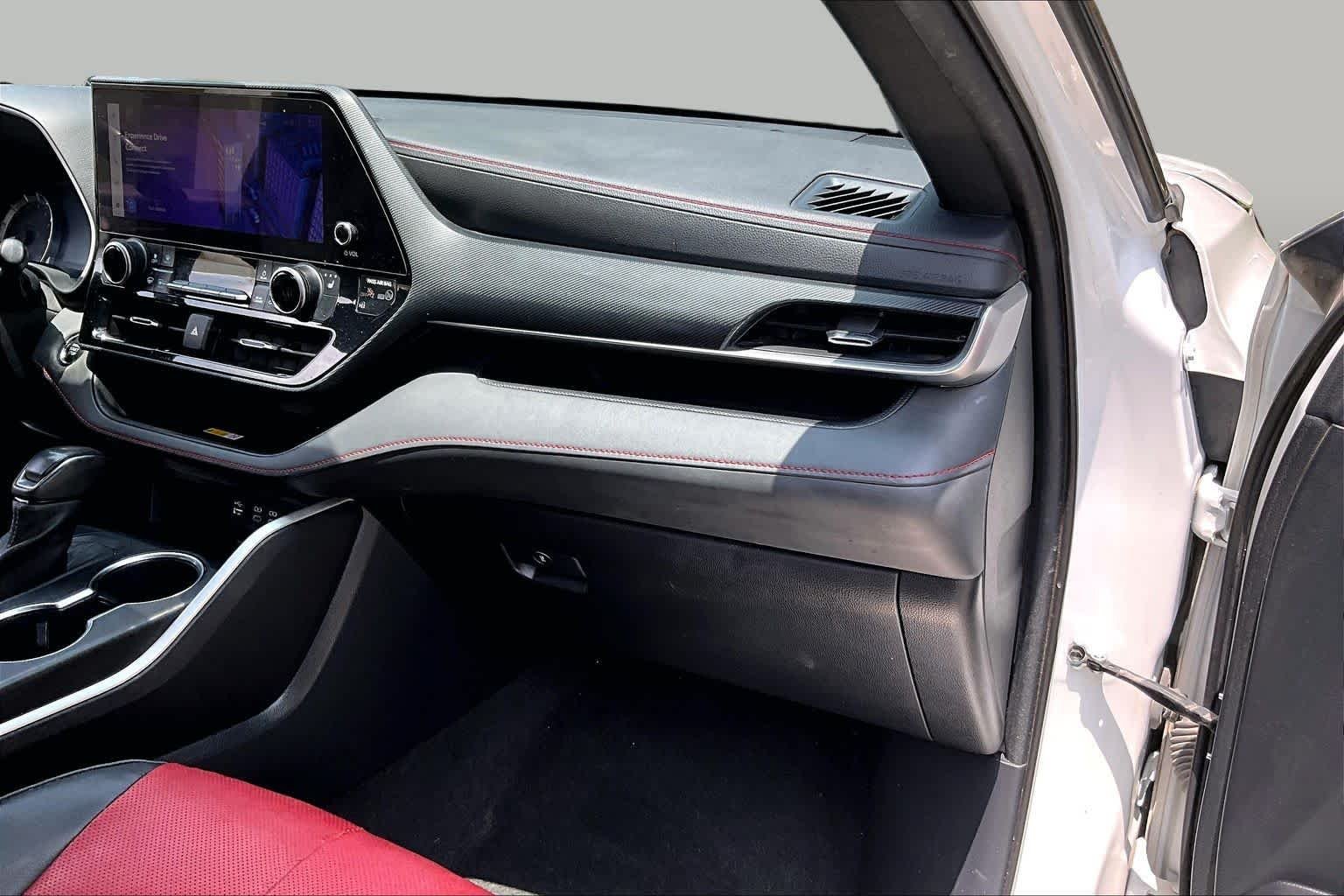 Used 2023 Wind Chill Pearl Toyota XSE image 17