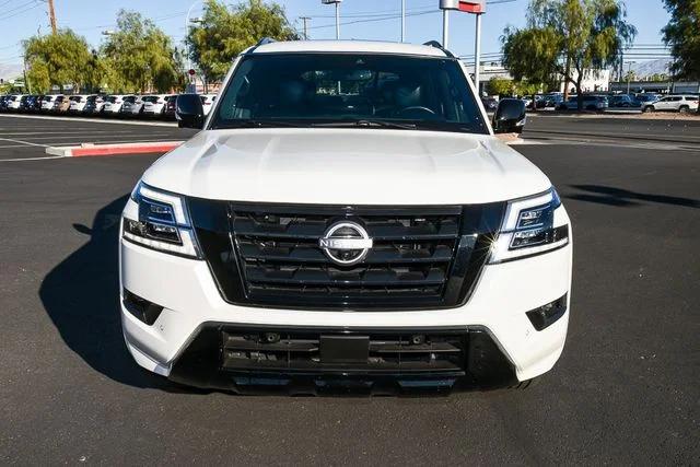 Used 2022 White Nissan SL image 9