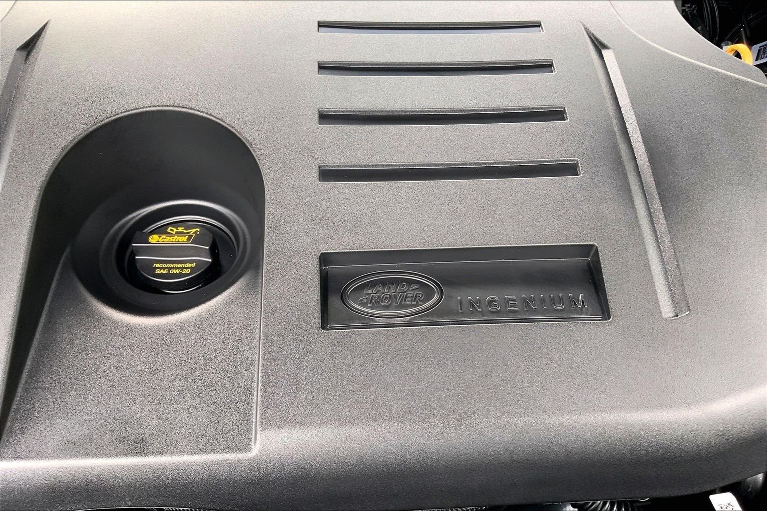 New 2027 Carpathian Grey Land Rover SE image 18