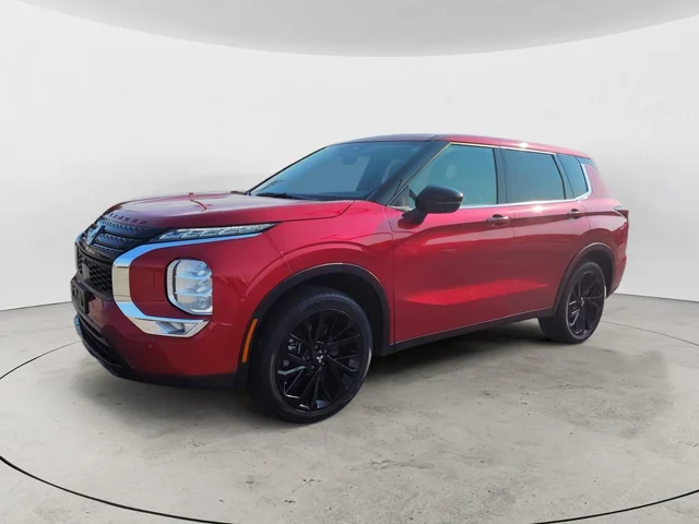 Pre-Owned 2023 Mitsubishi Outlander SE S-AWC