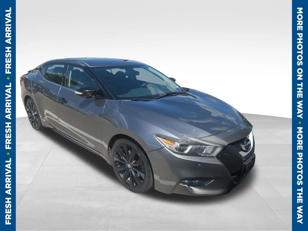 Used 2017 Gray Nissan SR image 1