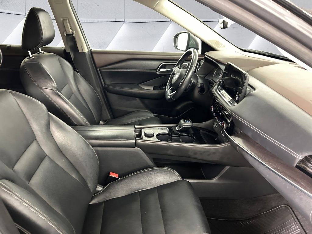 Used 2021 Gray Nissan SL image 13