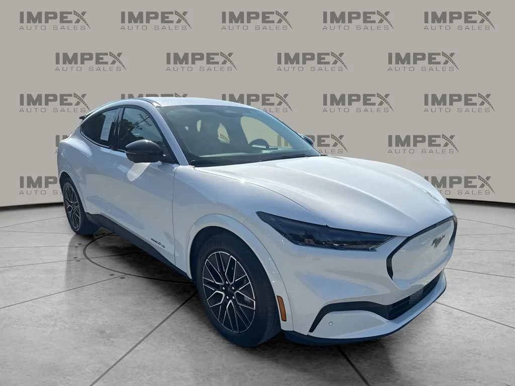 Used 2025 White Ford Premium image 7