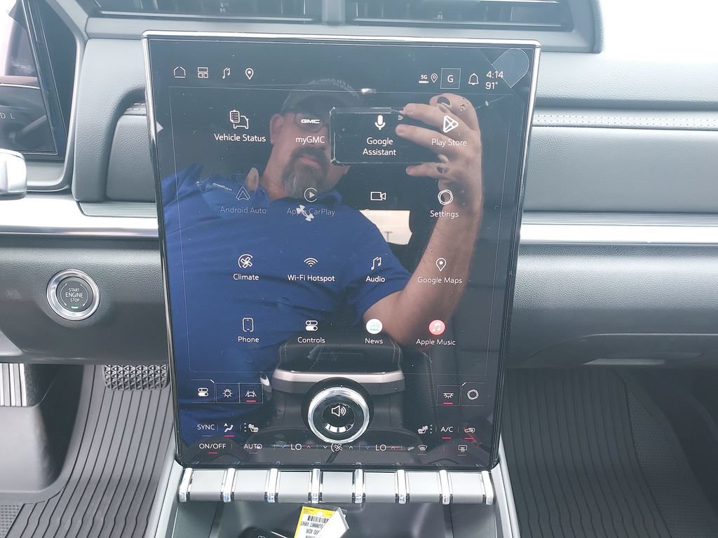 New 2027 Summit White GMC Elevation image 21