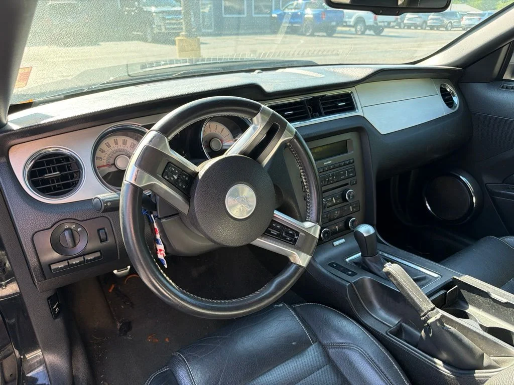 Used 2012 Black Ford V6 Premium image 11