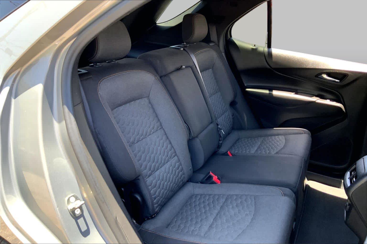 Used 2018 Pepperdust Metallic Chevrolet LT image 17