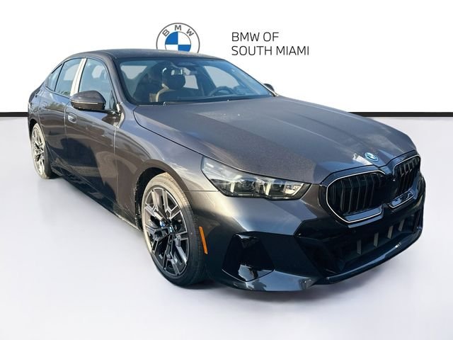 New 2027 Gray BMW 550e xDrive image 1