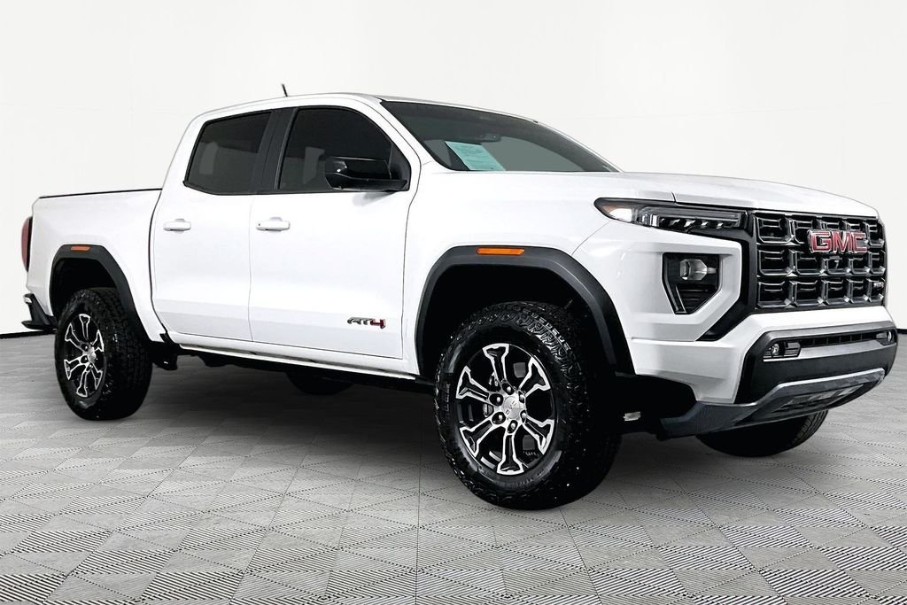 Used 2024 White GMC AT4 image 3