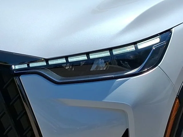 New 2026 2T RAD WHT INFINITI Sport AWD image 7