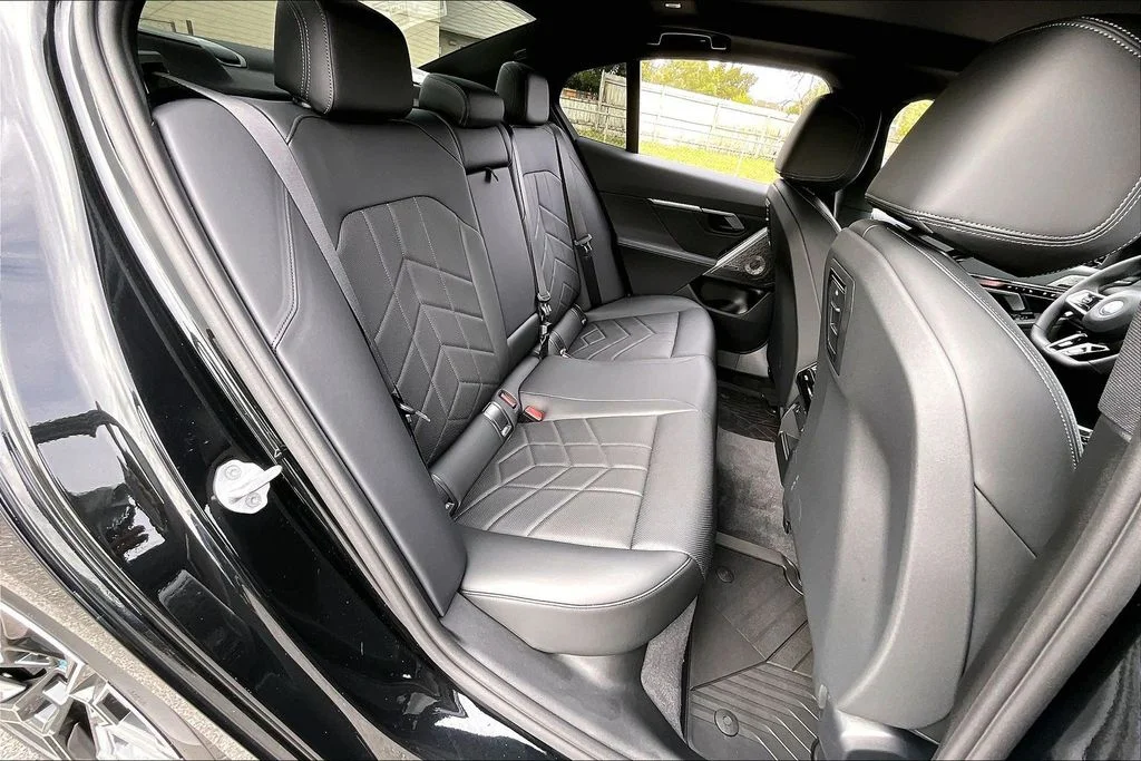 2026 BMW 5 Series 550e - Photo 24