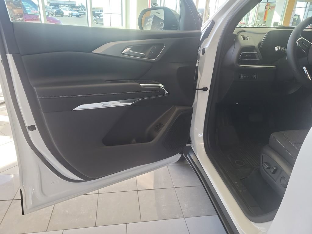 2026 Chevrolet Traverse LT - Photo 11