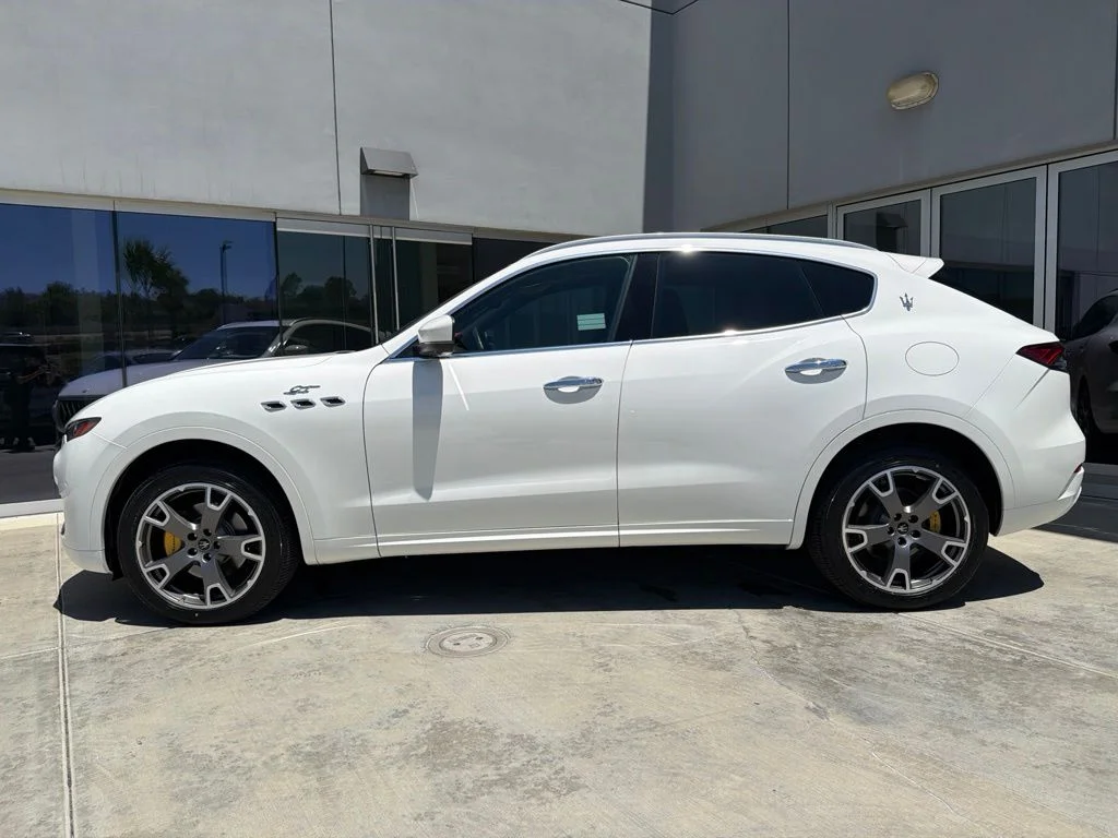 Used 2023 Bianco Maserati GT image 9