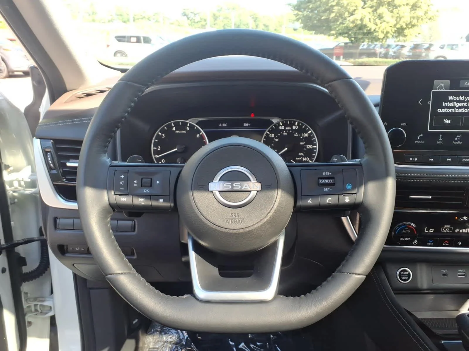 Certified Used 2023 Pearl White Tricoat/Super Black Nissan SL image 24