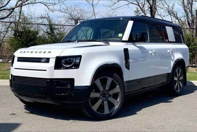 2026 Land Rover Defender 130 V8