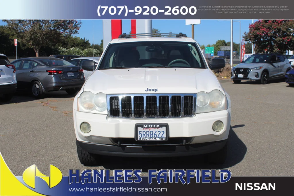 Used 2005 White Jeep Limited image 4