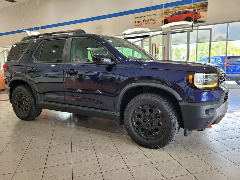 New 2026 Obsidian Blue Pearl Honda TRAILSPORT BLACKOUT AWD image 3