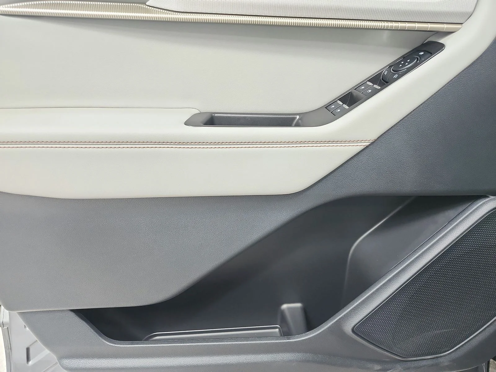 New 2026 Carbonized Gray Metallic Ford Active image 36