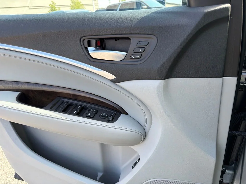 Used 2019 Silver Acura 3.5L Advance Package image 18