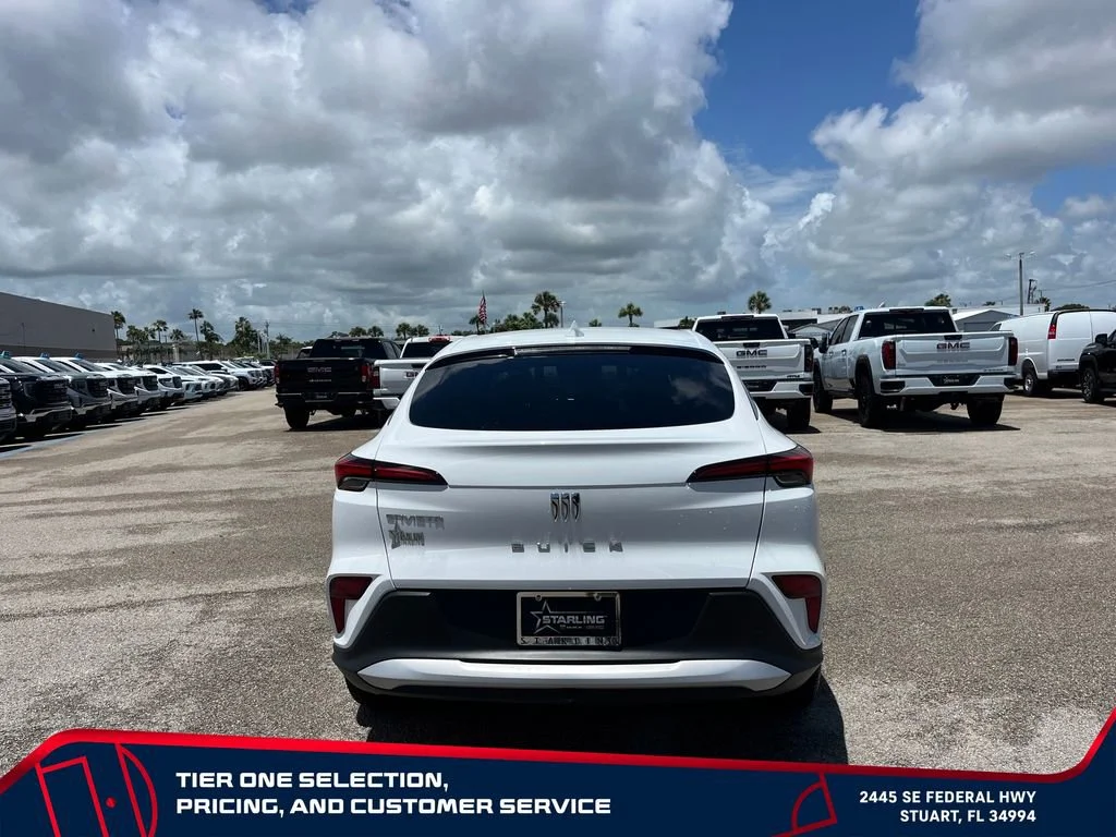 Used 2025 Summit White Buick Preferred image 6