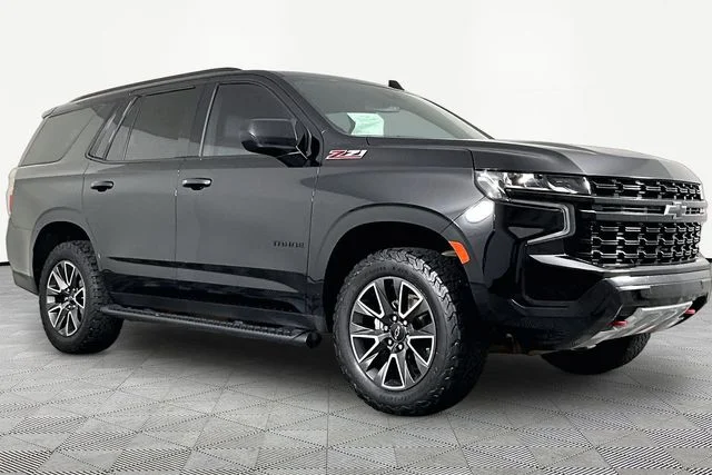 Used 2023 Black Chevrolet Z71 image 3