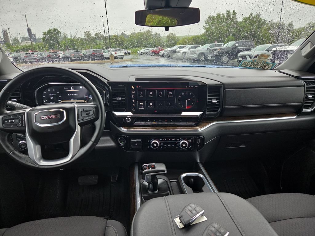 Used 2023 Blue GMC Elevation image 11