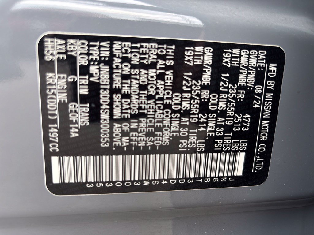 Used 2025 Gray Nissan Platinum image 11