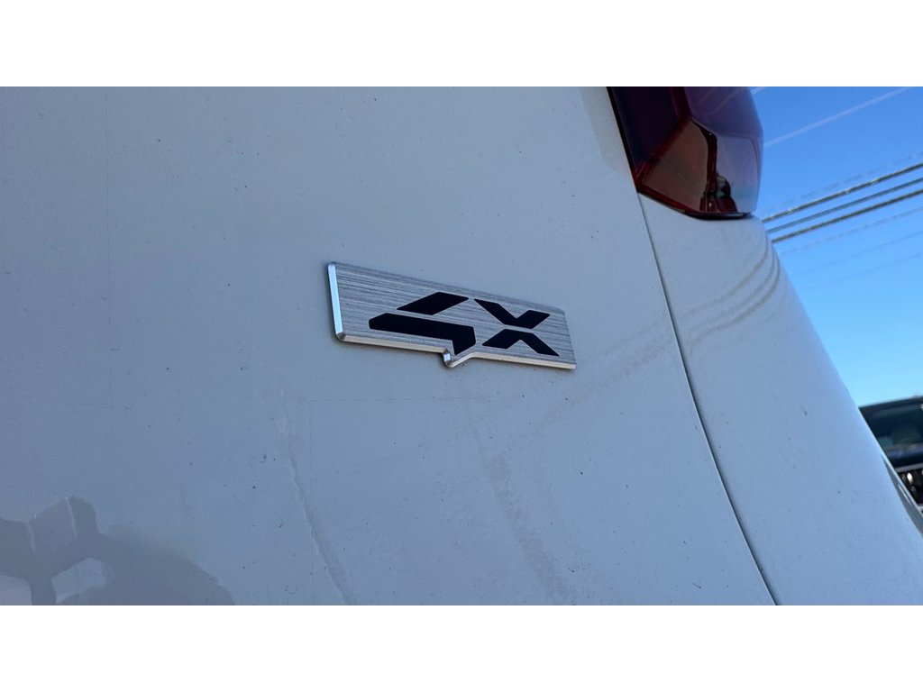 New 2026 Snow White Pearl Kia S image 6