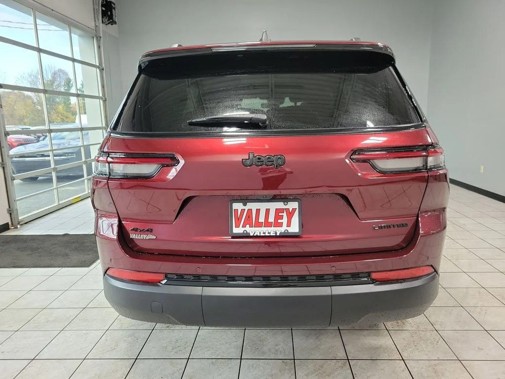 New 2025 Velvet Red Pearl-Coat Exterior Paint Jeep Limited image 6