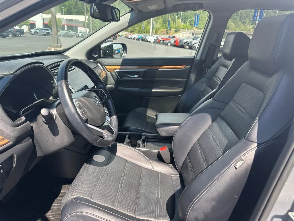 Used 2018 Silver Honda Touring image 13