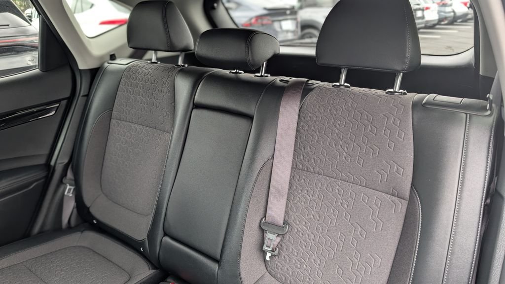 2025 Kia Seltos S - Photo 15