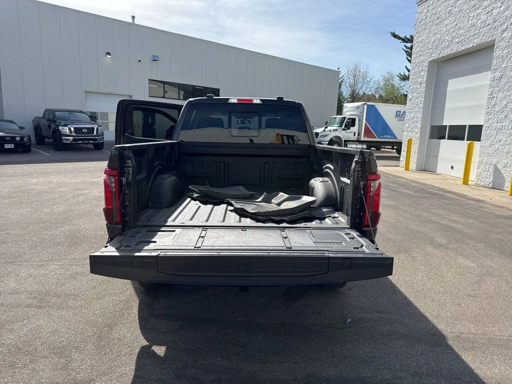 Used 2024 Darkened Bronze Metallic Ford XLT image 33