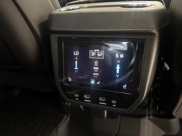 2026 GMC Yukon Denali Ultimate - Photo 46