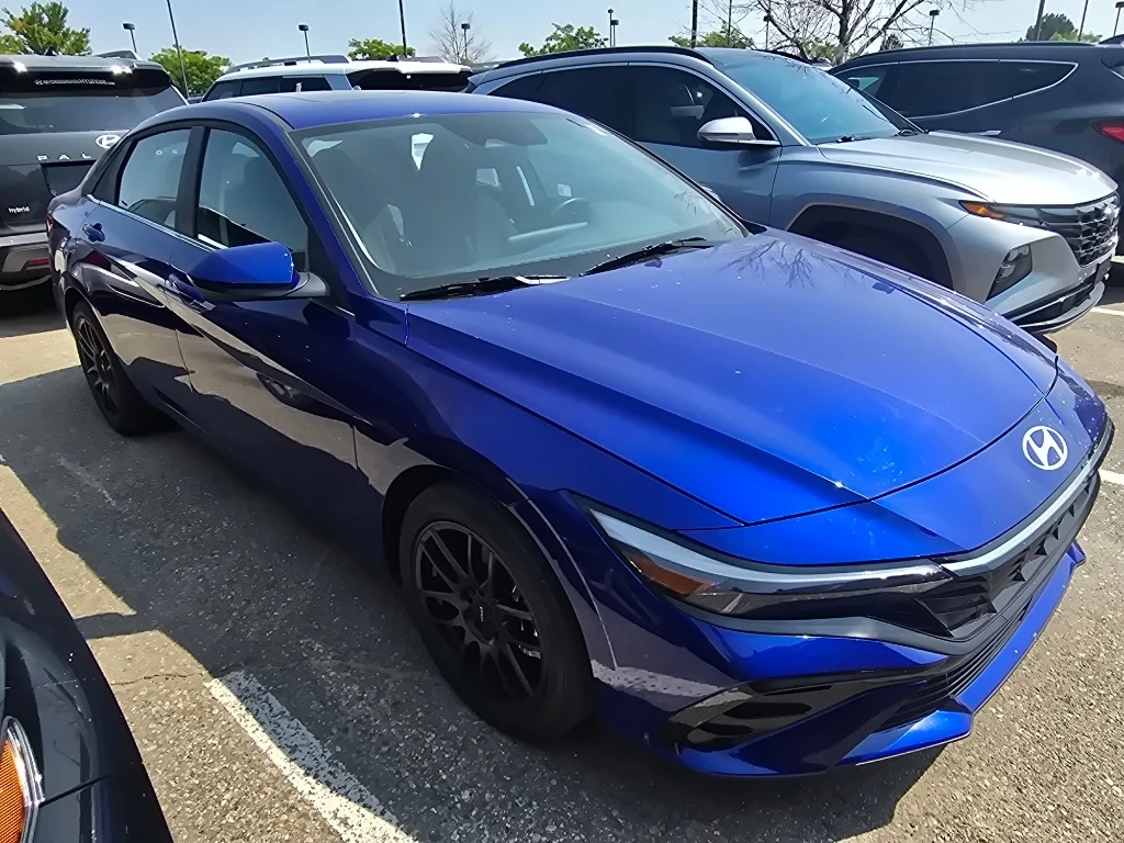Used 2024 Intense Blue Hyundai SEL image 6