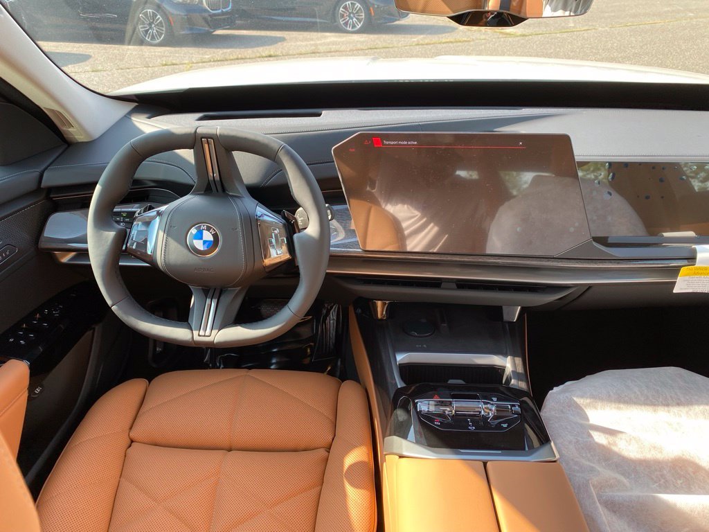 New 2027 Mineral White Metallic BMW 740i xDrive image 10